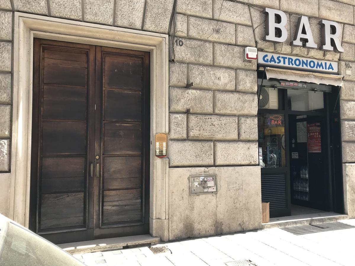 - Monti Bed and breakfast Roma